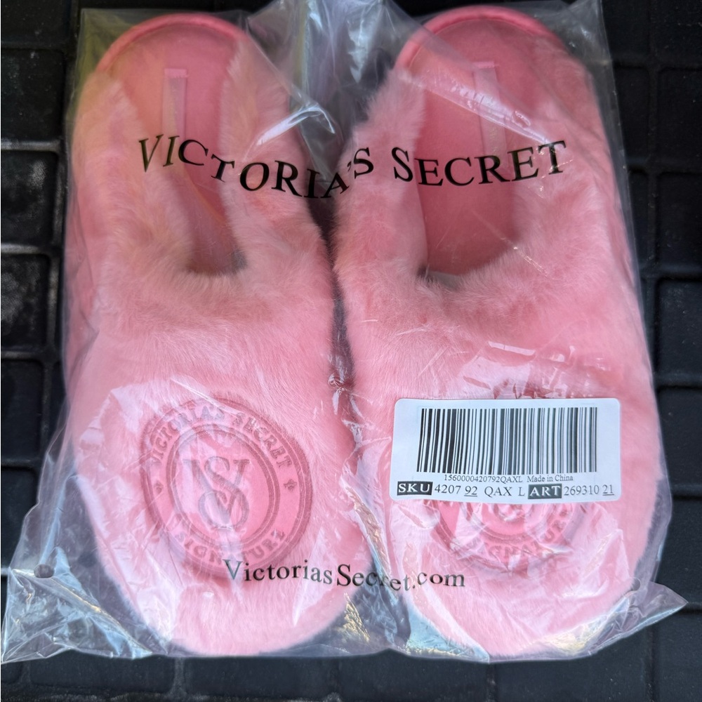 Victoria's Secret Soft Pink Slippers